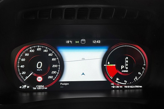 Volvo XC90 15 of 23