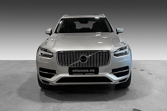 Volvo XC90 3 of 23