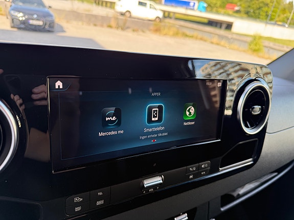 Mercedes-Benz Sprinter 25 of 25
