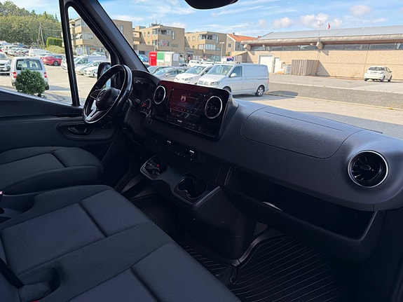 Mercedes-Benz Sprinter 11 of 25
