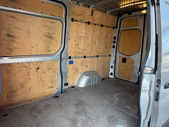 Mercedes-Benz Sprinter 16 of 25