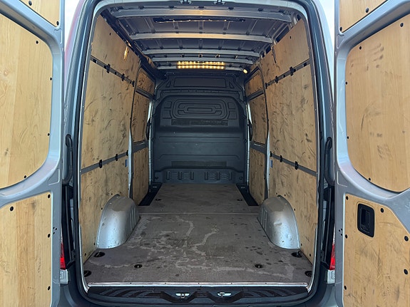 Mercedes-Benz Sprinter 15 of 25