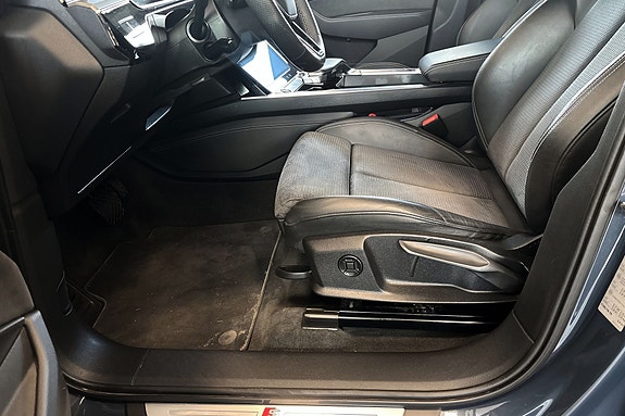 Audi e-tron Sportback 10 of 19