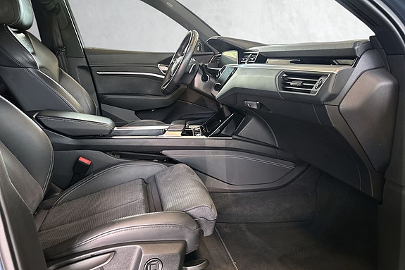 Audi e-tron Sportback 13 of 19