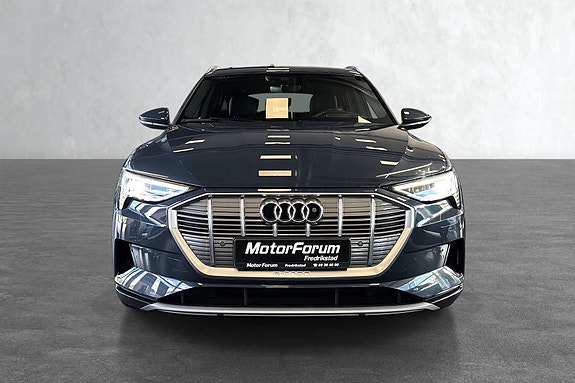 Audi e-tron Sportback 2 of 19