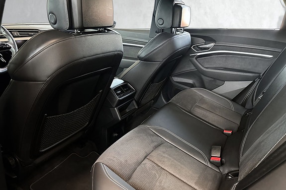 Audi e-tron Sportback 12 of 19