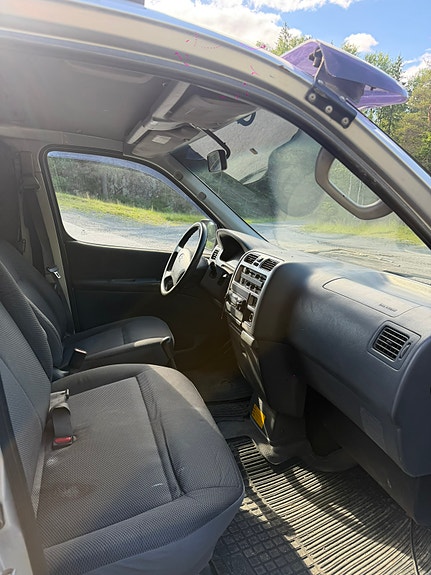 Toyota HiAce 3 of 7