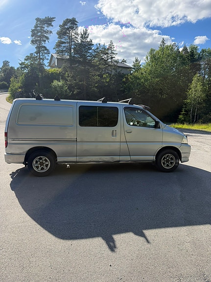 Toyota HiAce 5 of 7