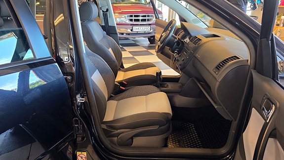 Volkswagen Polo Cross 16 of 30