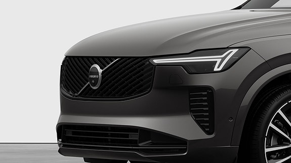 Volvo XC90 5 of 23