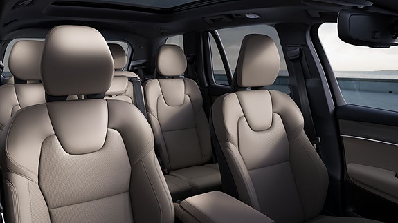 Volvo XC90 17 of 23