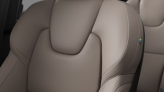 Volvo XC90 19 of 23