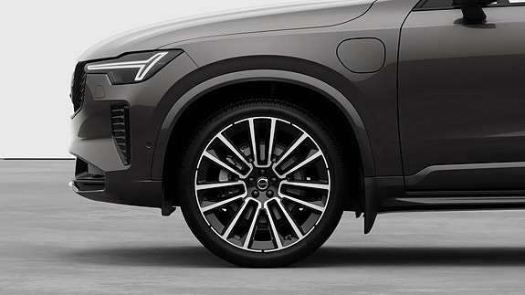 Volvo XC90 11 of 23