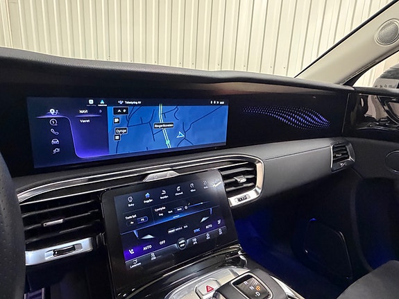 Hongqi E-HS9 15 of 30
