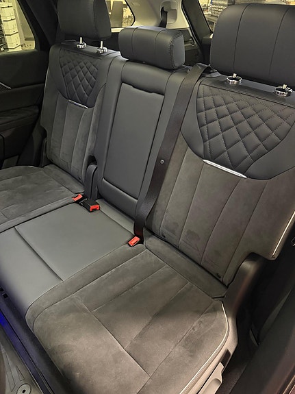 Hongqi E-HS9 25 of 30