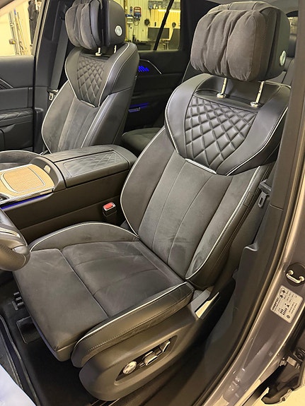 Hongqi E-HS9 22 of 30