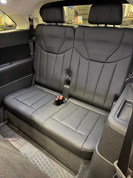 Hongqi E-HS9 27 of 30