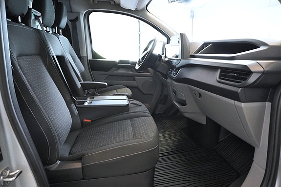 Ford Transit Custom 28 of 30