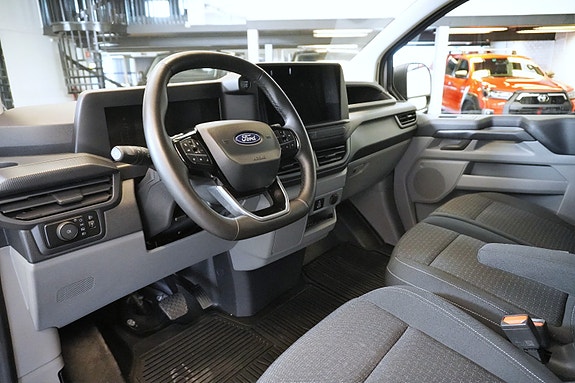Ford Transit Custom 11 of 30