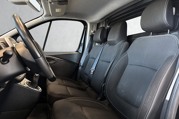 Renault Trafic 9 of 20