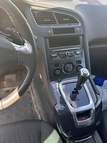Peugeot 5008 8 of 10