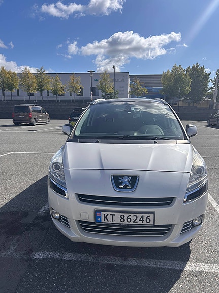 Peugeot 5008 3 of 10