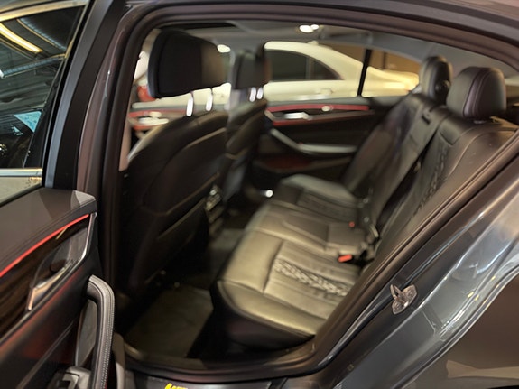 BMW 530i 16 of 21