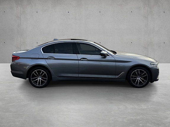 BMW 530i 3 of 21