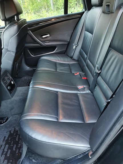 BMW 520d 15 of 16
