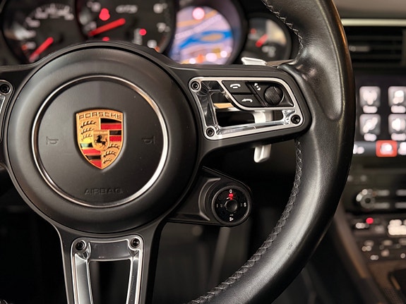 Porsche 911 Carrera 4 GTS 20 of 30
