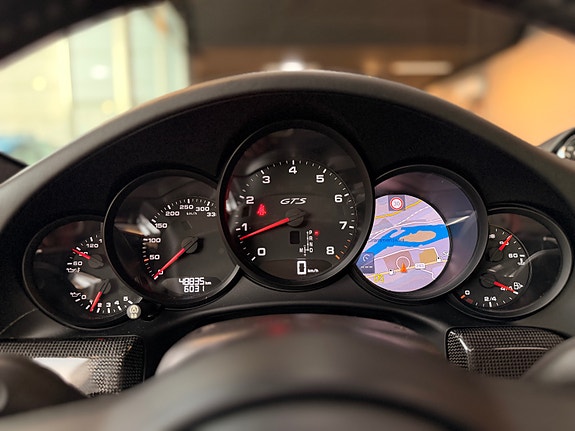 Porsche 911 Carrera 4 GTS 19 of 30
