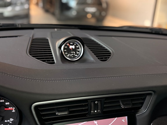 Porsche 911 Carrera 4 GTS 22 of 30