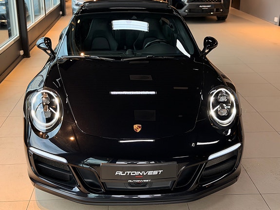 Porsche 911 Carrera 4 GTS 6 of 30