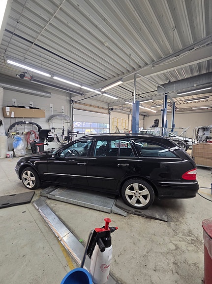Mercedes-Benz E220 d 5 of 13