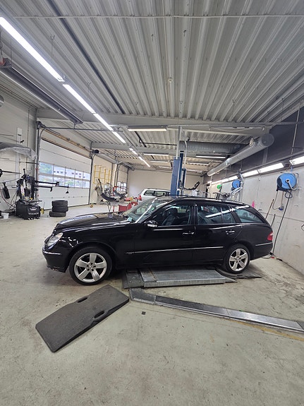 Mercedes-Benz E220 d 6 of 13