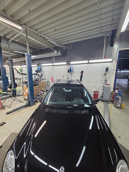 Mercedes-Benz E220 d 7 of 13