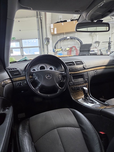 Mercedes-Benz E220 d 10 of 13