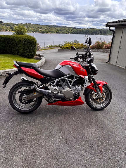 Aprilia Mana 850 3 of 18