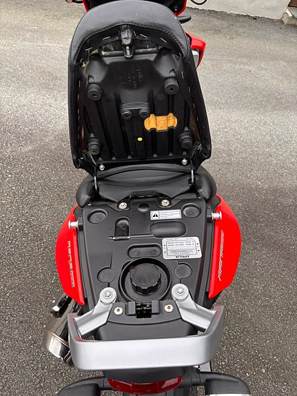 Aprilia Mana 850 10 of 18