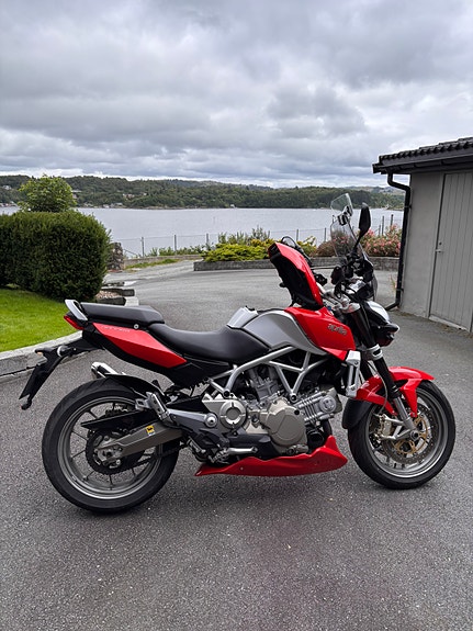 Aprilia Mana 850 7 of 18