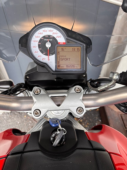 Aprilia Mana 850 12 of 18