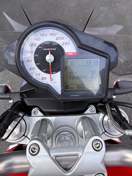 Aprilia Mana 850 16 of 18