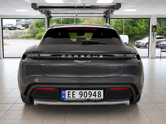 Porsche Taycan Cross Turismo 4 of 24