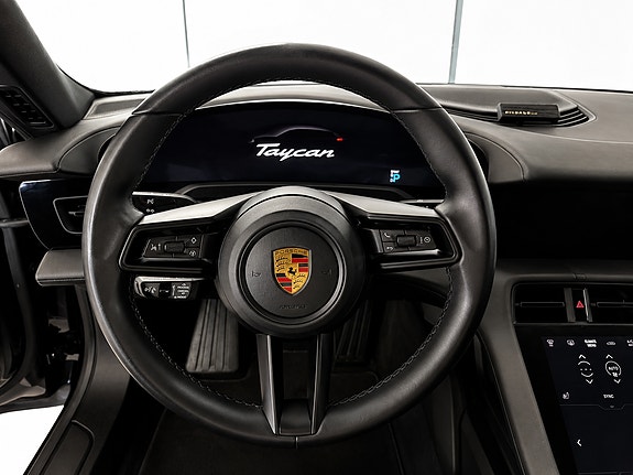 Porsche Taycan Cross Turismo 15 of 24