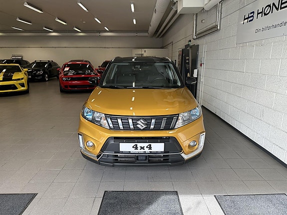 Suzuki Vitara 2 of 22