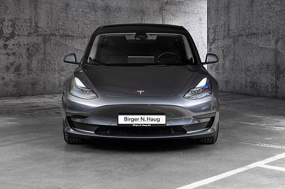 Tesla Model 3 4 of 27