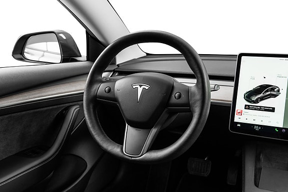 Tesla Model 3 22 of 27