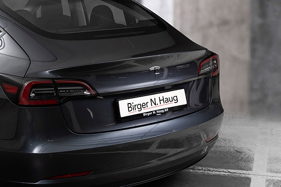 Tesla Model 3 7 of 27