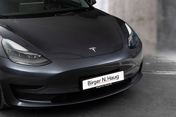 Tesla Model 3 3 of 27