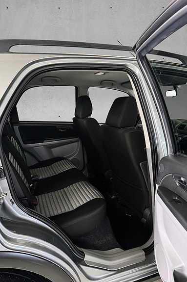 Suzuki SX4 15 of 29
